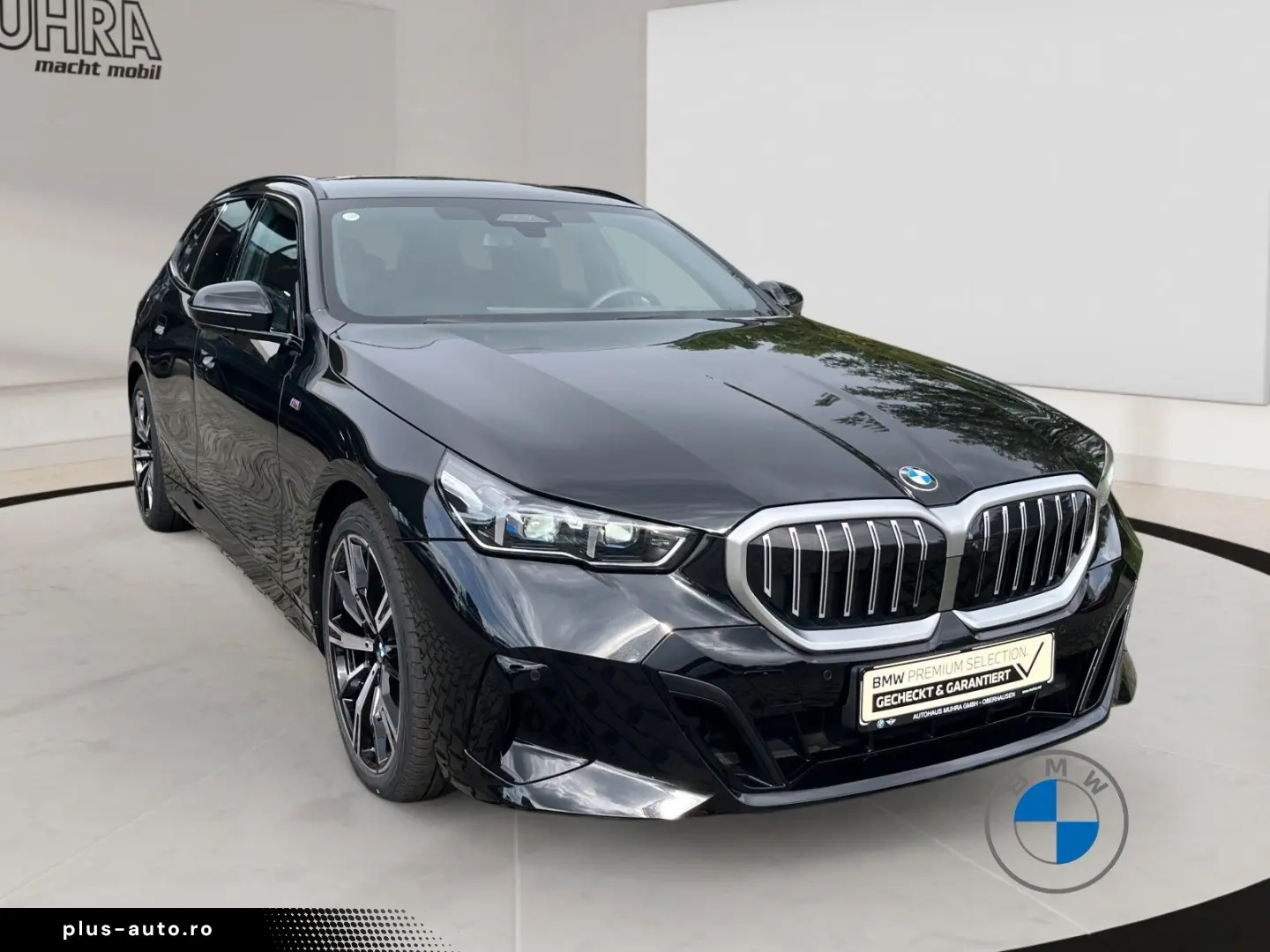 BMW 540d xDrive M Sport Touring_20 _Pano_B&W