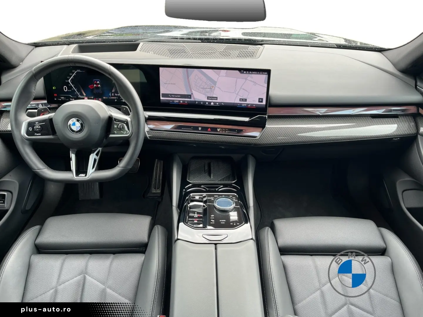 BMW 540d xDrive M Sport Touring_20 _Pano_B&W