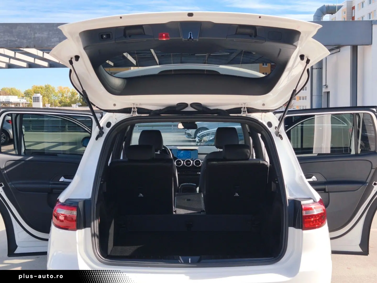 MERCEDES-BENZ GLB 180d VOLL SHZ RFK DAB TEMP AHK SMARTPHO