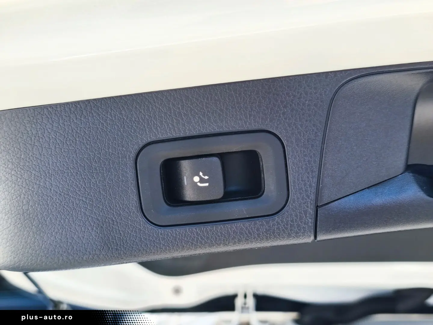 MERCEDES-BENZ GLB 180d VOLL SHZ RFK DAB TEMP AHK SMARTPHO