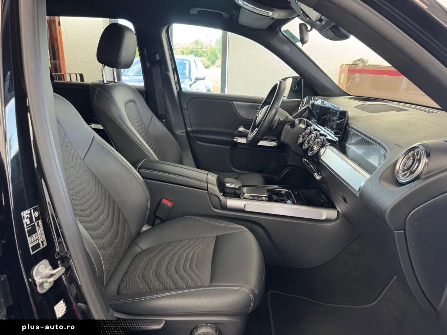 MERCEDES-BENZ GLB 180d  Progressive Head-Up AHK