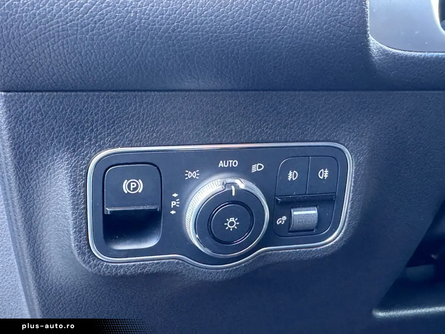 MERCEDES-BENZ GLB 200d NIGHT-PAKET VOLL-LEDER NAVI KAMERA