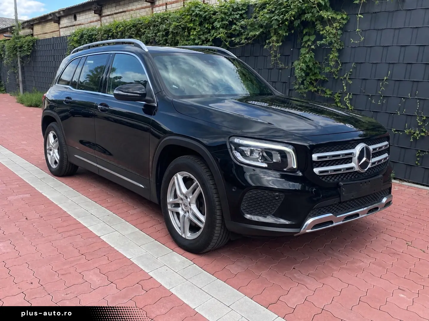 MERCEDES-BENZ GLB 220 D 7-Sitzer Pano LED AHK