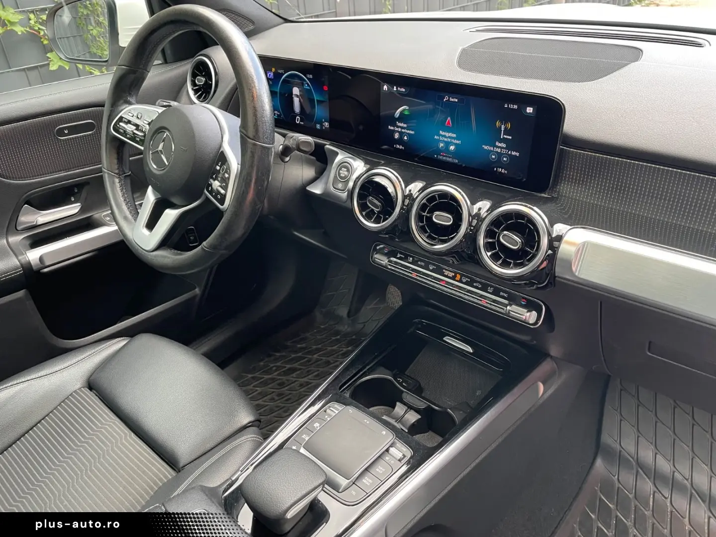 MERCEDES-BENZ GLB 220 D 7-Sitzer Pano LED AHK