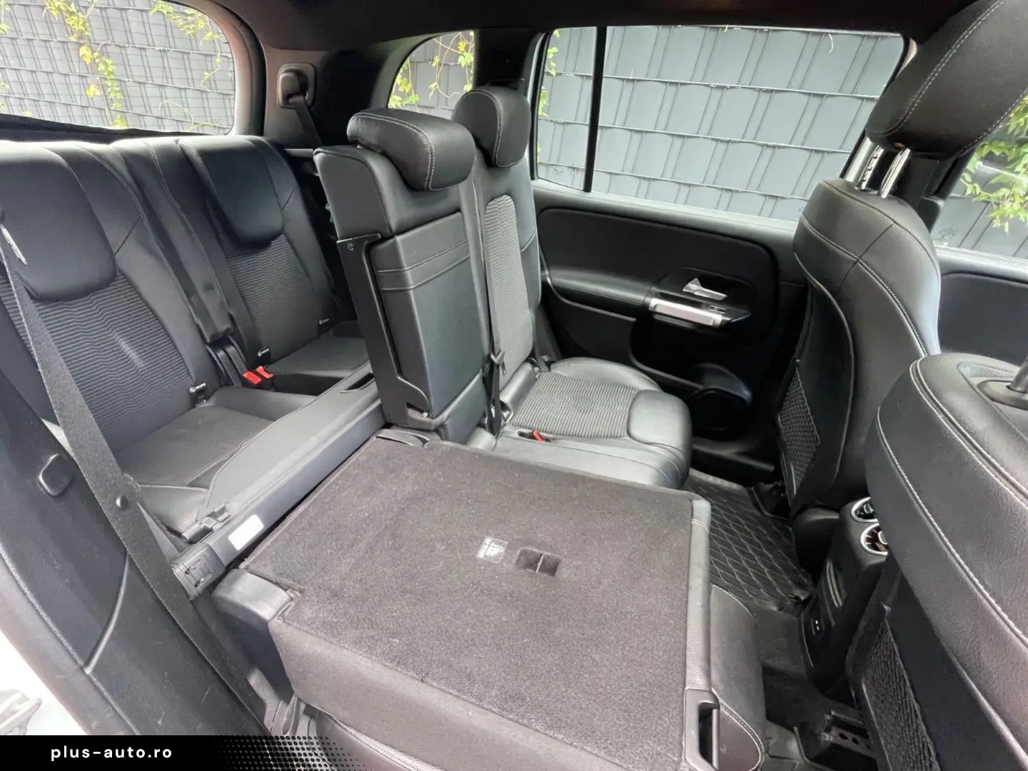 MERCEDES-BENZ GLB 220 D 7-Sitzer Pano LED AHK