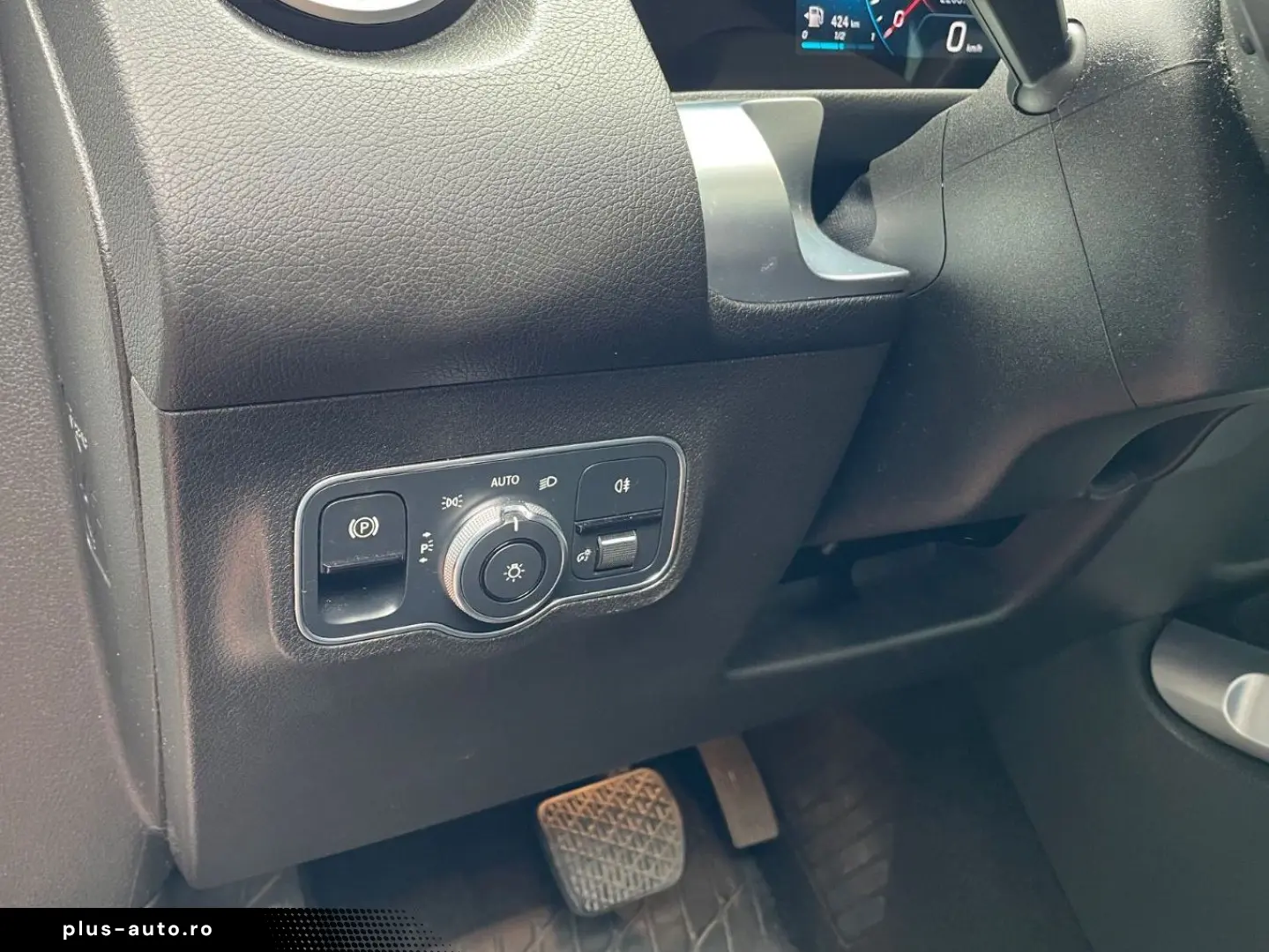MERCEDES-BENZ GLB 220 D 7-Sitzer Pano LED AHK