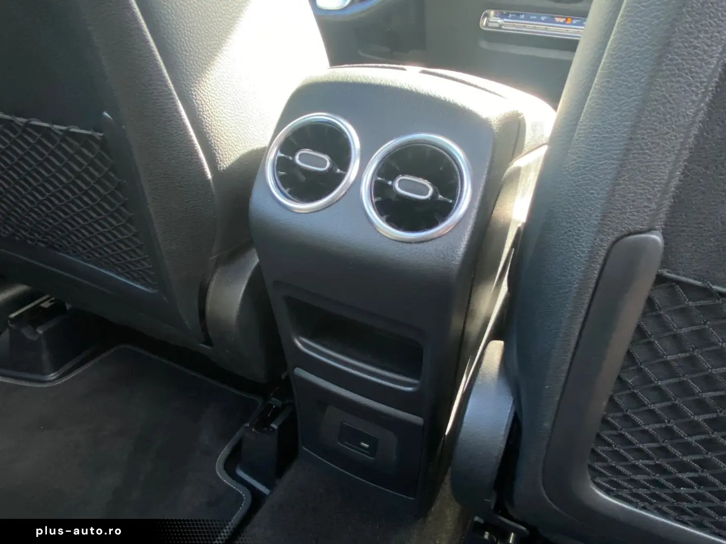 MERCEDES-BENZ GLB 220 D 7-Sitzer Pano LED AHK