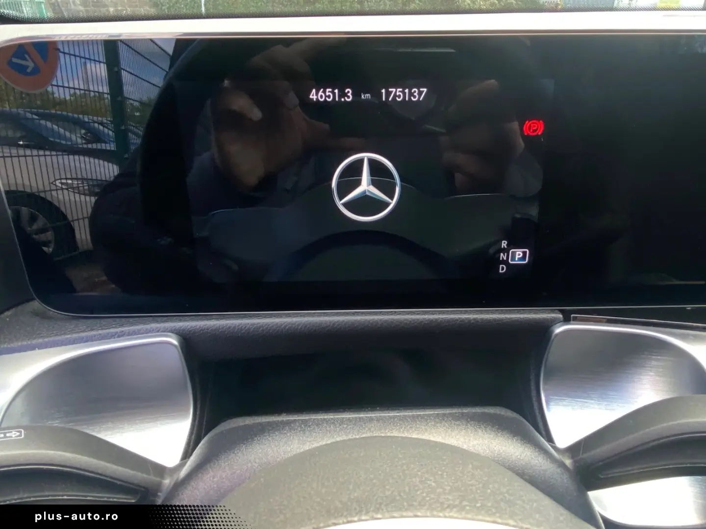 MERCEDES-BENZ GLB 220 D 7-Sitzer Pano LED AHK