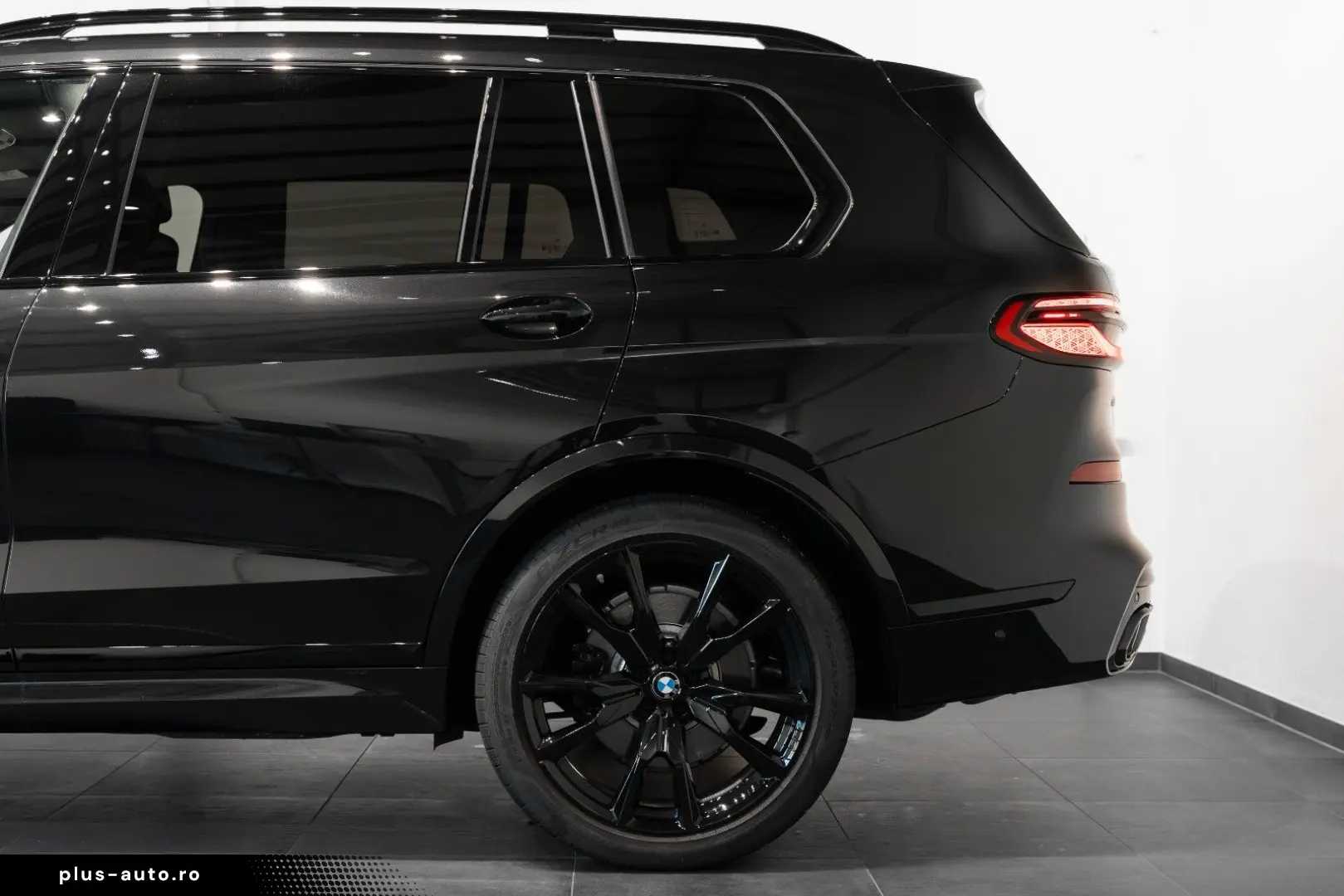BMW X7 xDrive40i M Sport Pro Sky Massage 22