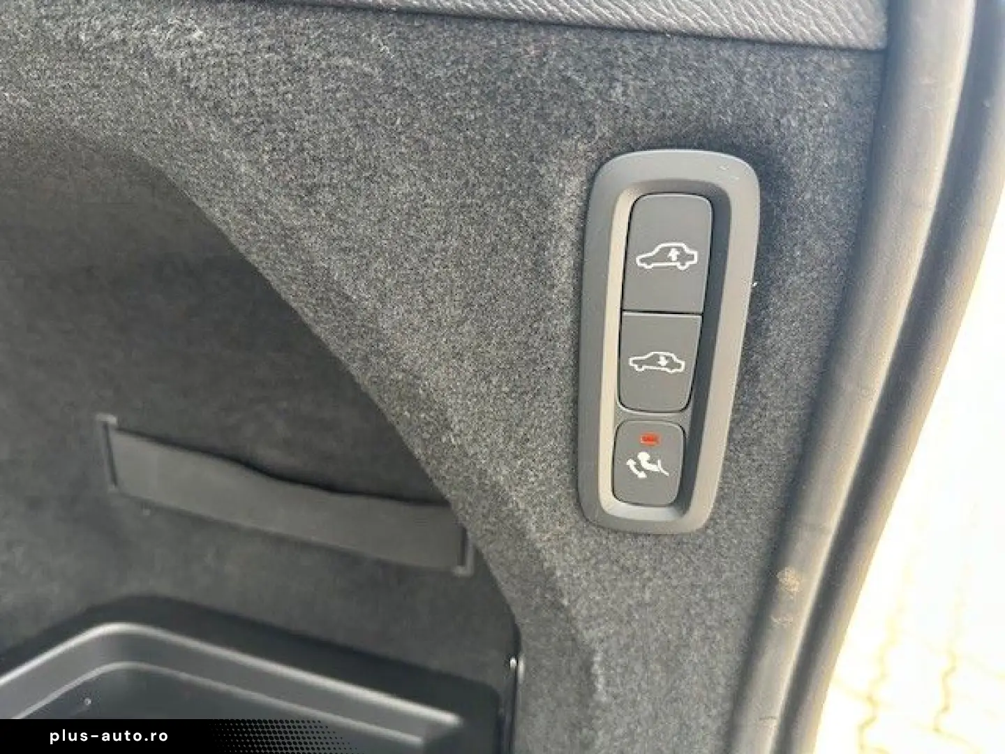 VOLVO XC90 T8 Plus Dark Recharge Plug-In Hybrid AWD