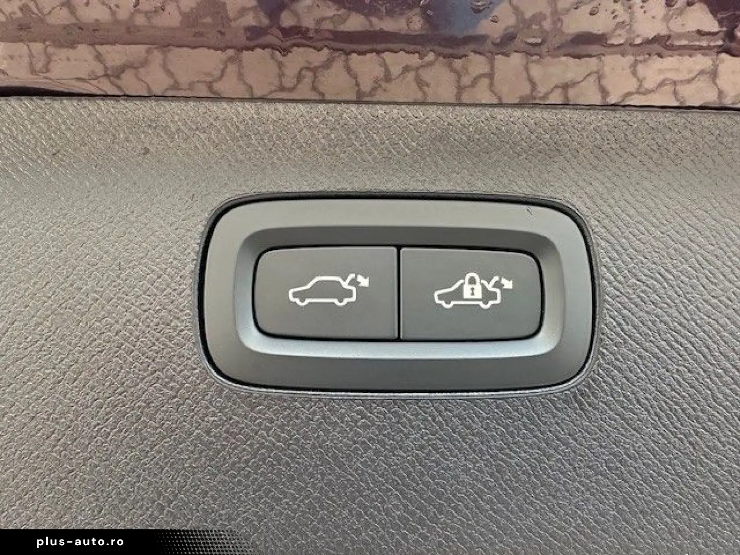 VOLVO XC90 T8 Plus Dark Recharge Plug-In Hybrid AWD