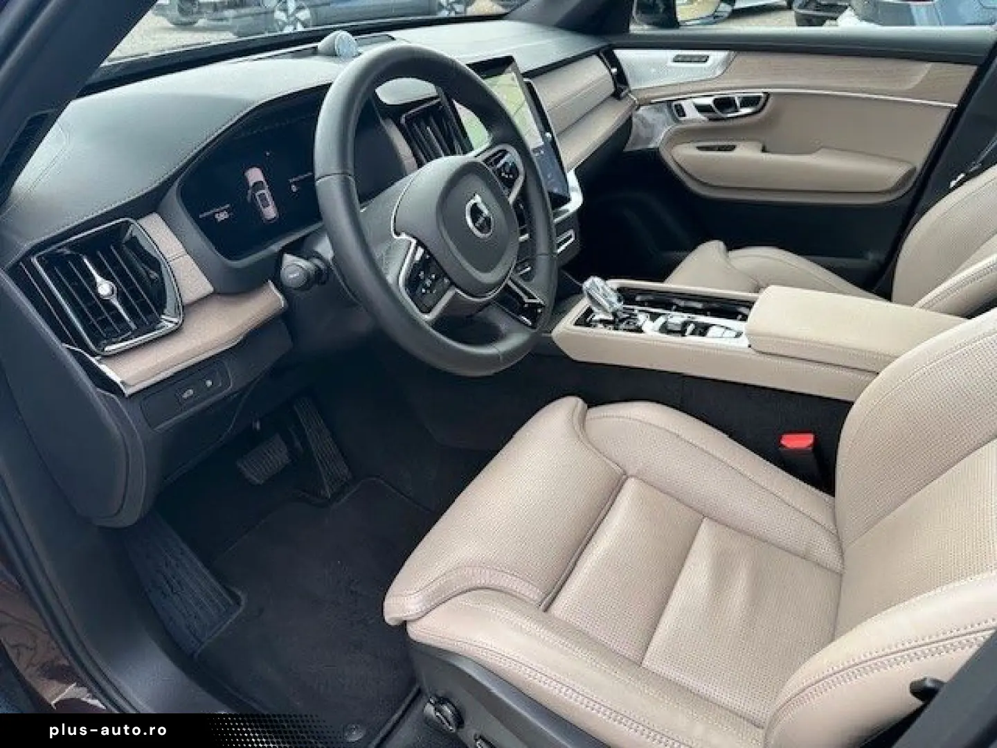 VOLVO XC90 T8 Plus Dark Recharge Plug-In Hybrid AWD