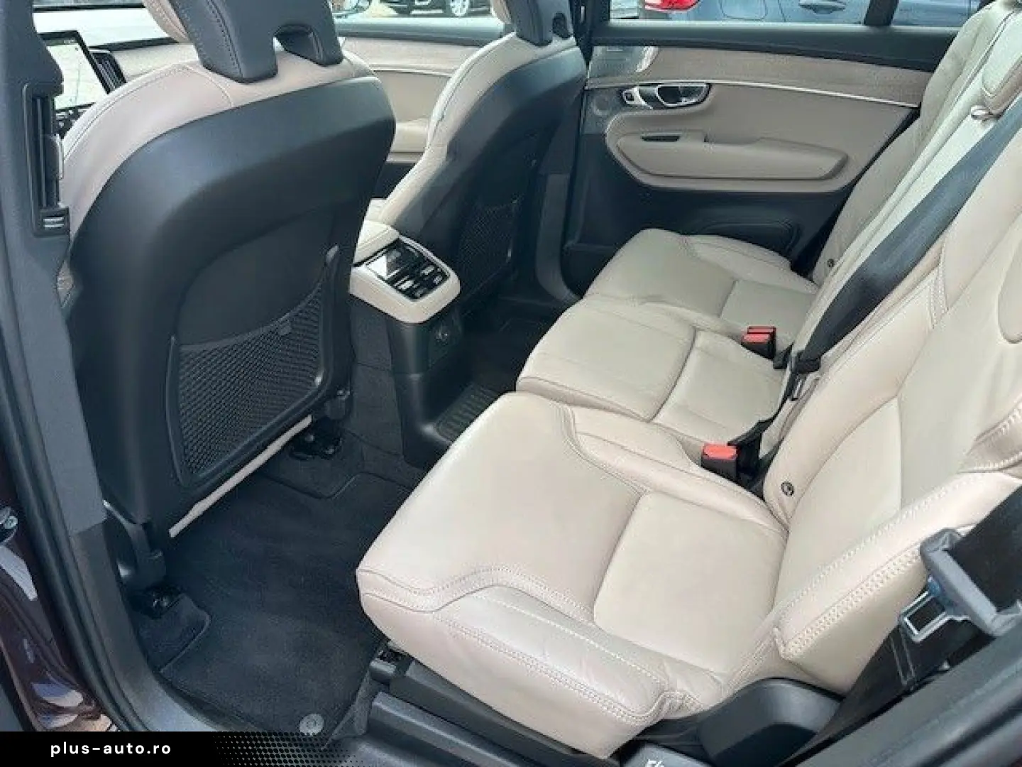 VOLVO XC90 T8 Plus Dark Recharge Plug-In Hybrid AWD