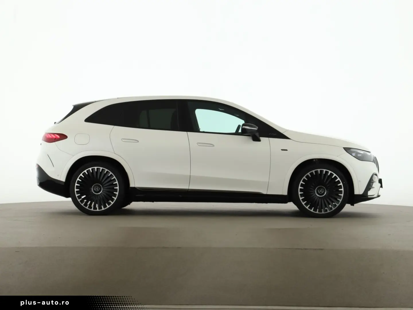 MERCEDES-BENZ EQE 53 AMG 4Matic  SUV_Hyperscreen_HUD