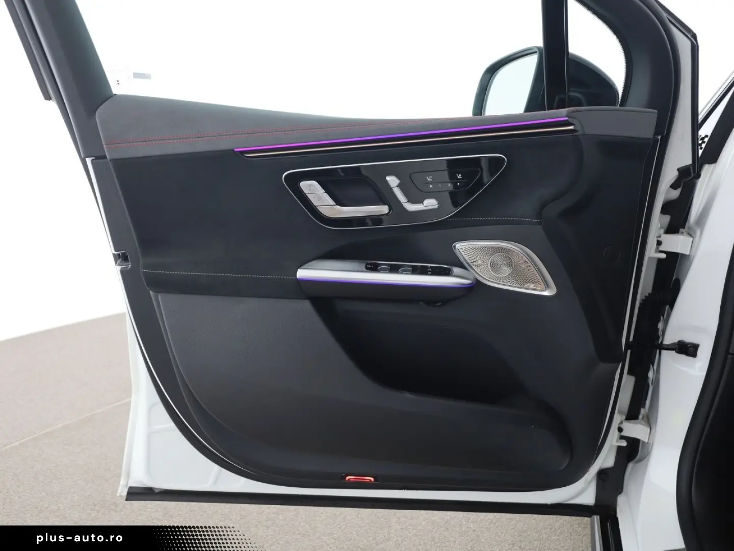MERCEDES-BENZ EQE 53 AMG 4Matic  SUV_Hyperscreen_HUD
