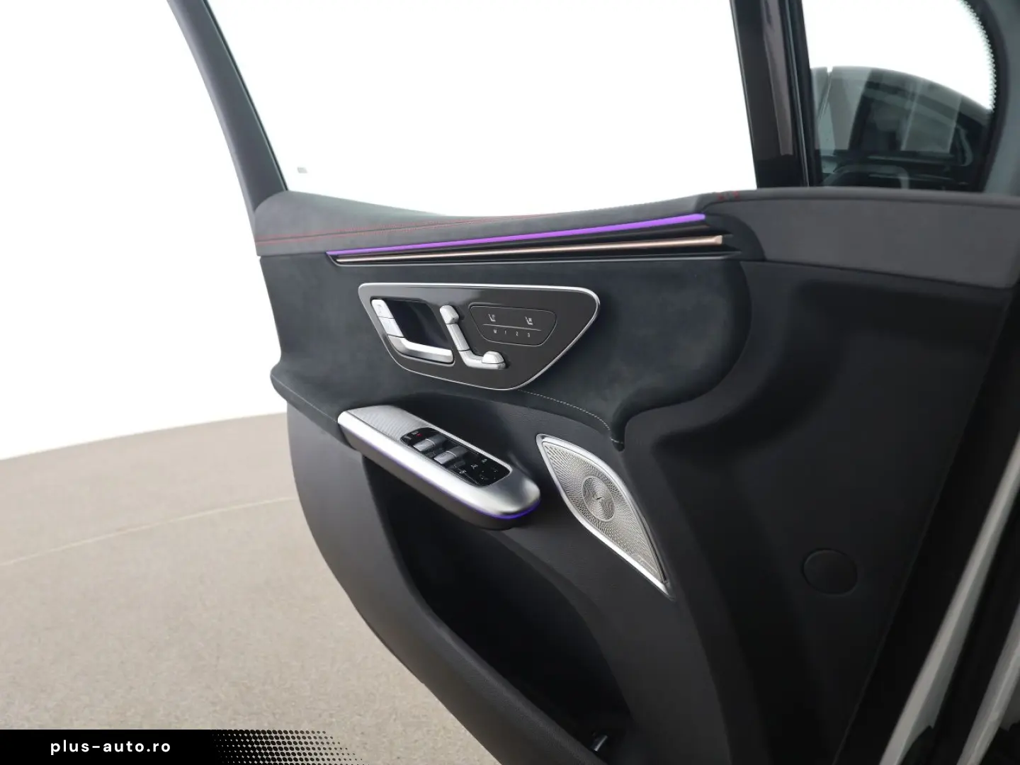 MERCEDES-BENZ EQE 53 AMG 4Matic  SUV_Hyperscreen_HUD