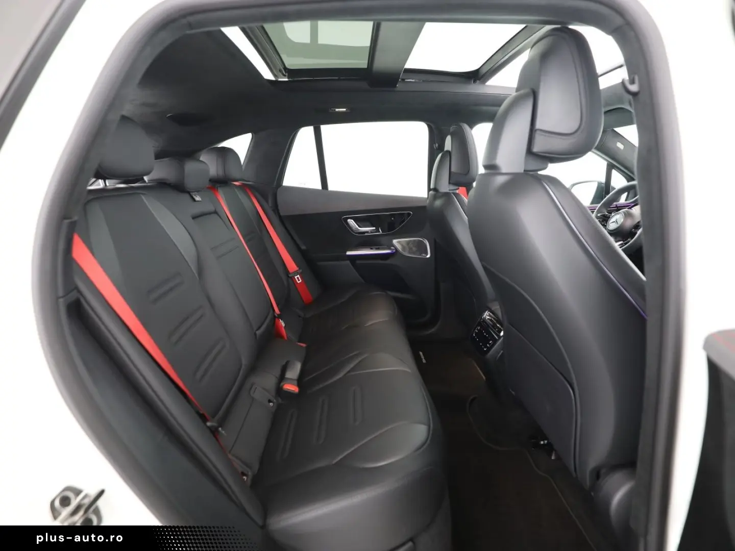 MERCEDES-BENZ EQE 53 AMG 4Matic  SUV_Hyperscreen_HUD
