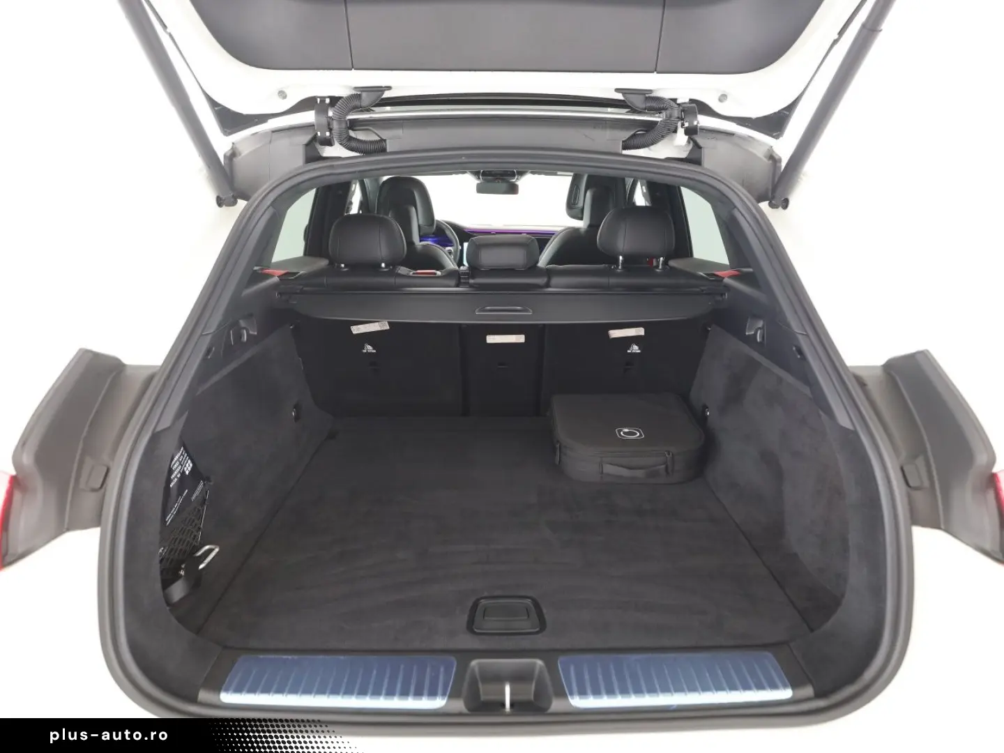 MERCEDES-BENZ EQE 53 AMG 4Matic  SUV_Hyperscreen_HUD