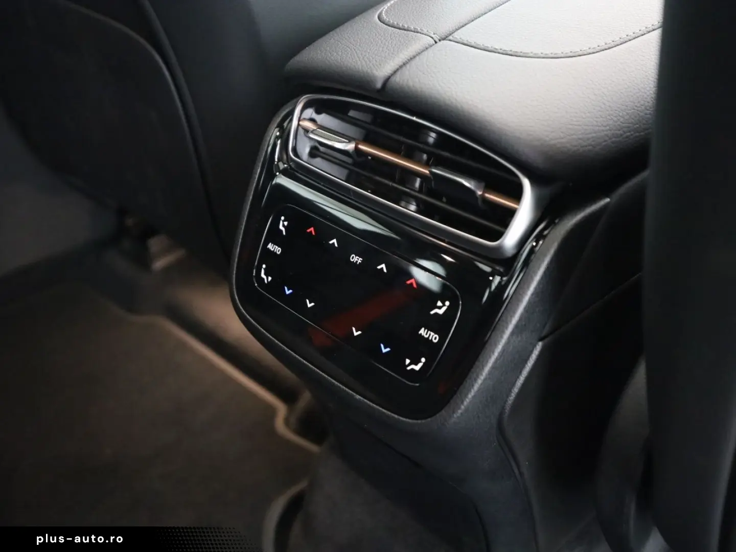 MERCEDES-BENZ EQE 53 AMG 4Matic  SUV_Hyperscreen_HUD