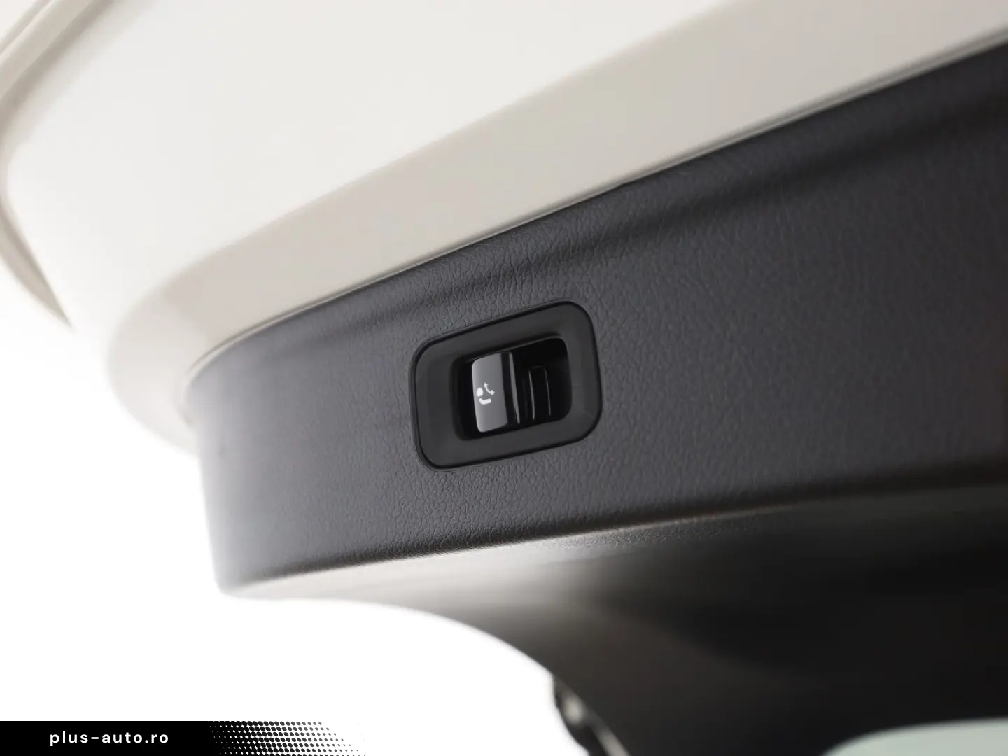 MERCEDES-BENZ EQE 53 AMG 4Matic  SUV_Hyperscreen_HUD