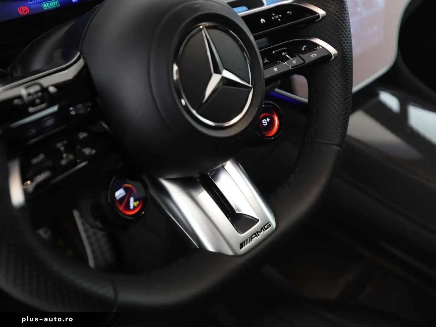 MERCEDES-BENZ EQE 53 AMG 4Matic  SUV_Hyperscreen_HUD