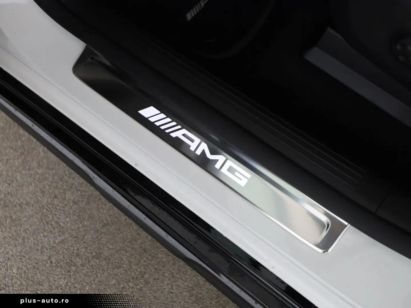 MERCEDES-BENZ EQE 53 AMG 4Matic  SUV_Hyperscreen_HUD