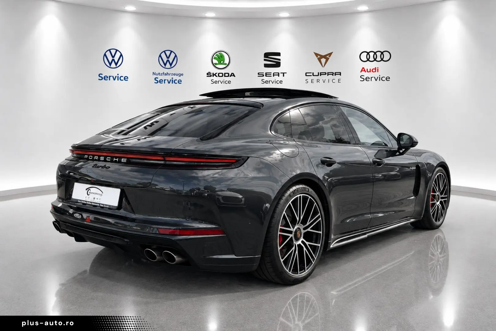 PORSCHE Panamera TURBO_SPORTDESIGN_PANO_HUD