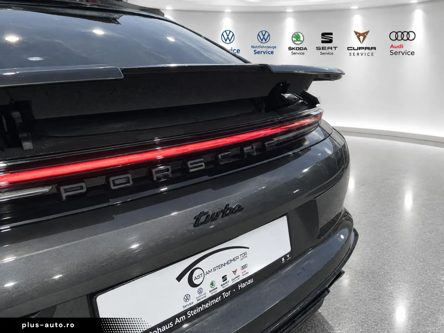 PORSCHE Panamera TURBO_SPORTDESIGN_PANO_HUD