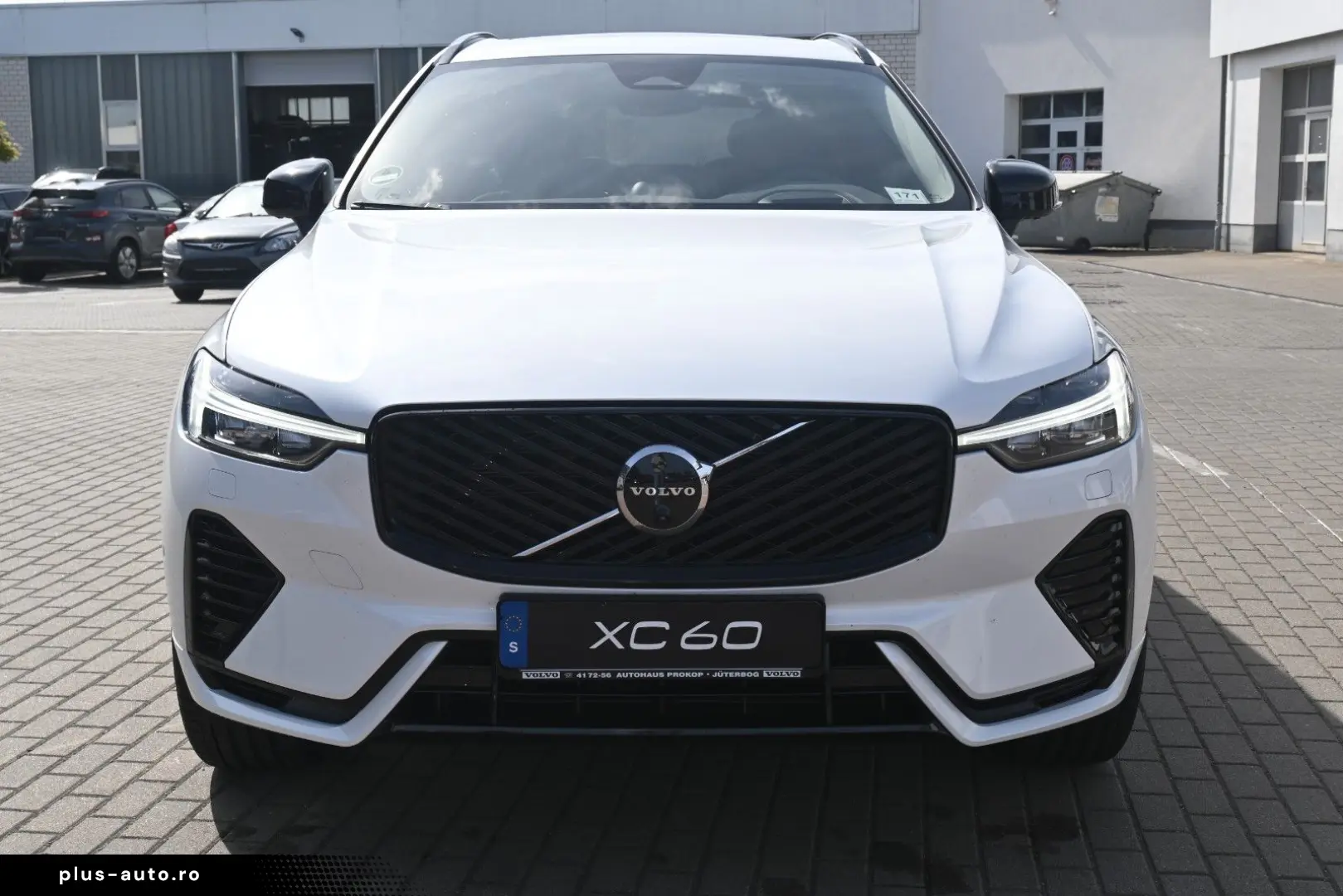 VOLVO XC60 T8 RC AWD Ultra Dark 360 B&W FACELIFT