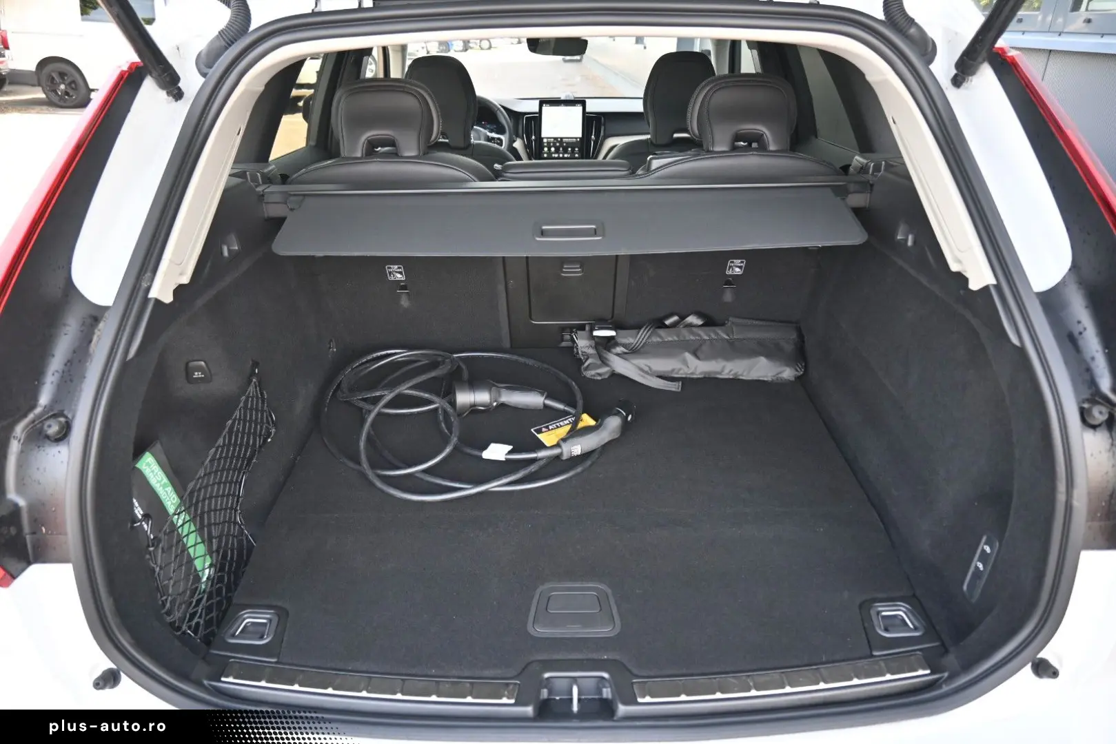 VOLVO XC60 T8 RC AWD Ultra Dark 360 B&W FACELIFT
