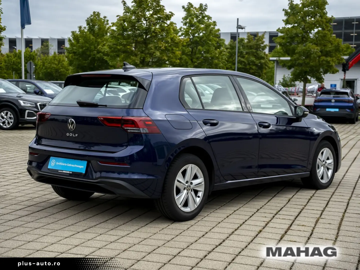 VW Golf VIII Life 2.0 TDI LED Navi ParkPilot App DS