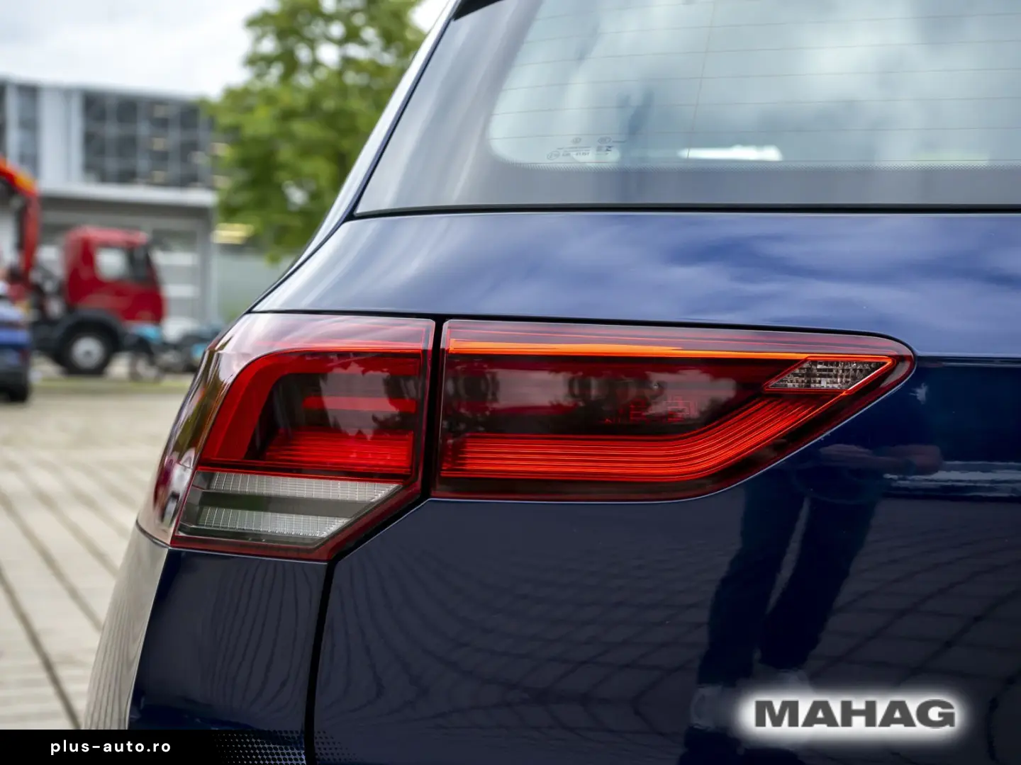 VW Golf VIII Life 2.0 TDI LED Navi ParkPilot App DS