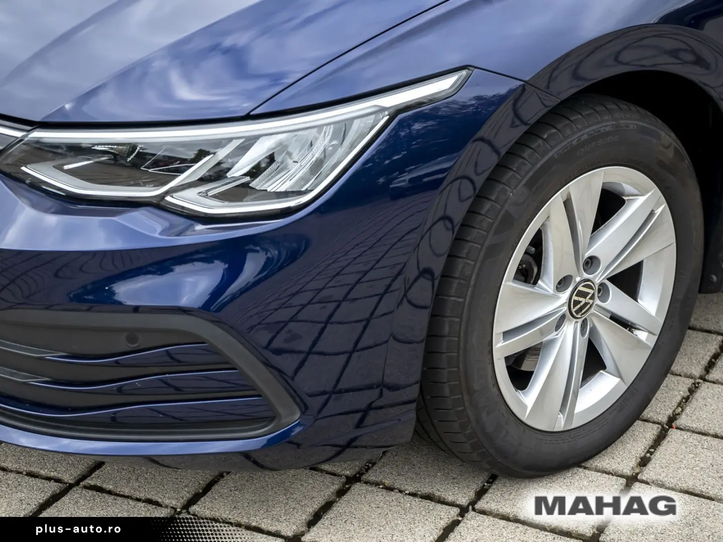 VW Golf VIII Life 2.0 TDI LED Navi ParkPilot App DS
