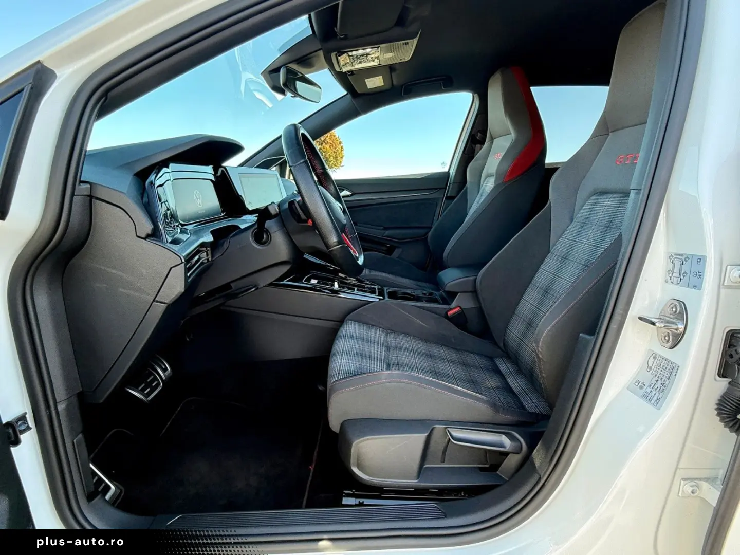 VW Golf VIII GTI DSG LED Navi DAB 19  Sound-System