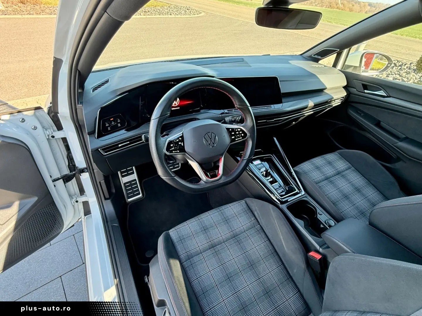 VW Golf VIII GTI DSG LED Navi DAB 19  Sound-System