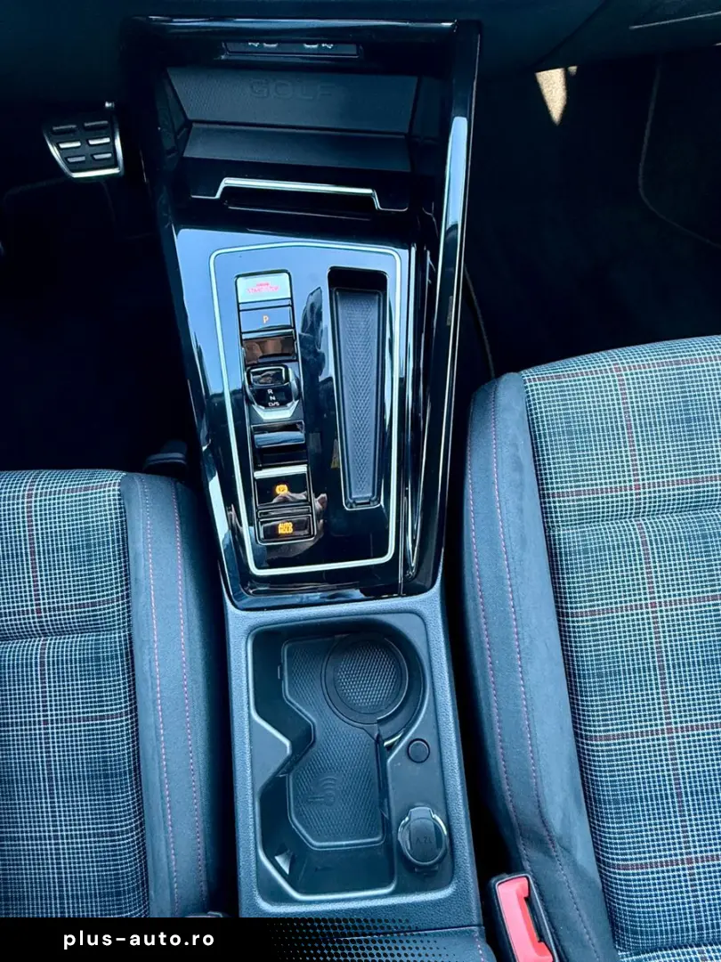 VW Golf VIII GTI DSG LED Navi DAB 19  Sound-System