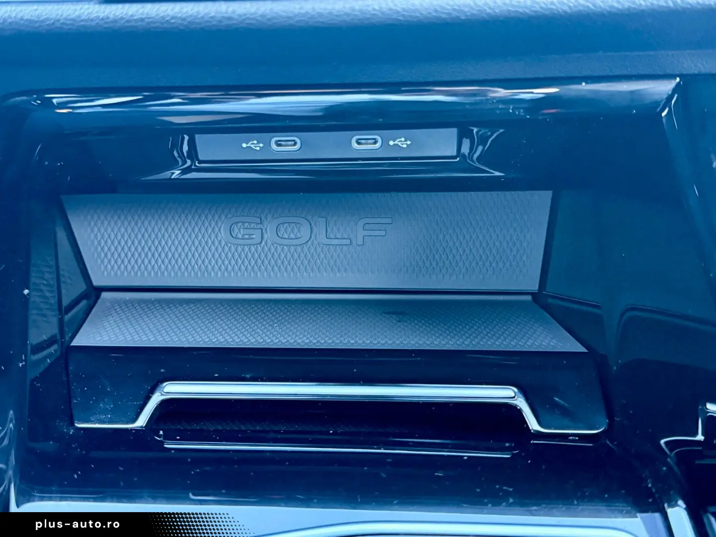 VW Golf VIII GTI DSG LED Navi DAB 19  Sound-System