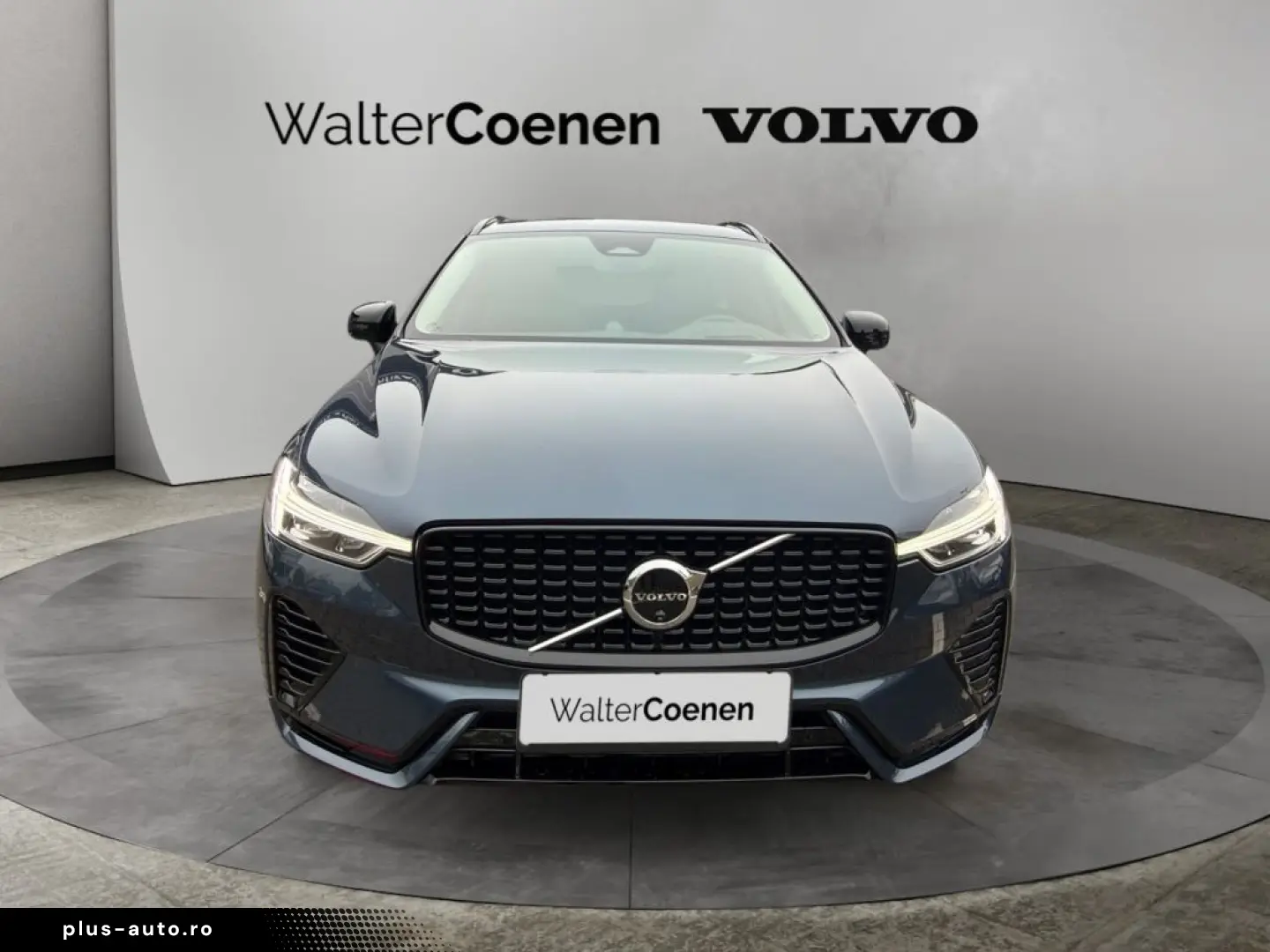 VOLVO XC60 T6 AWD Plug-in Hybrid Ultra Dark Luftfahrwe