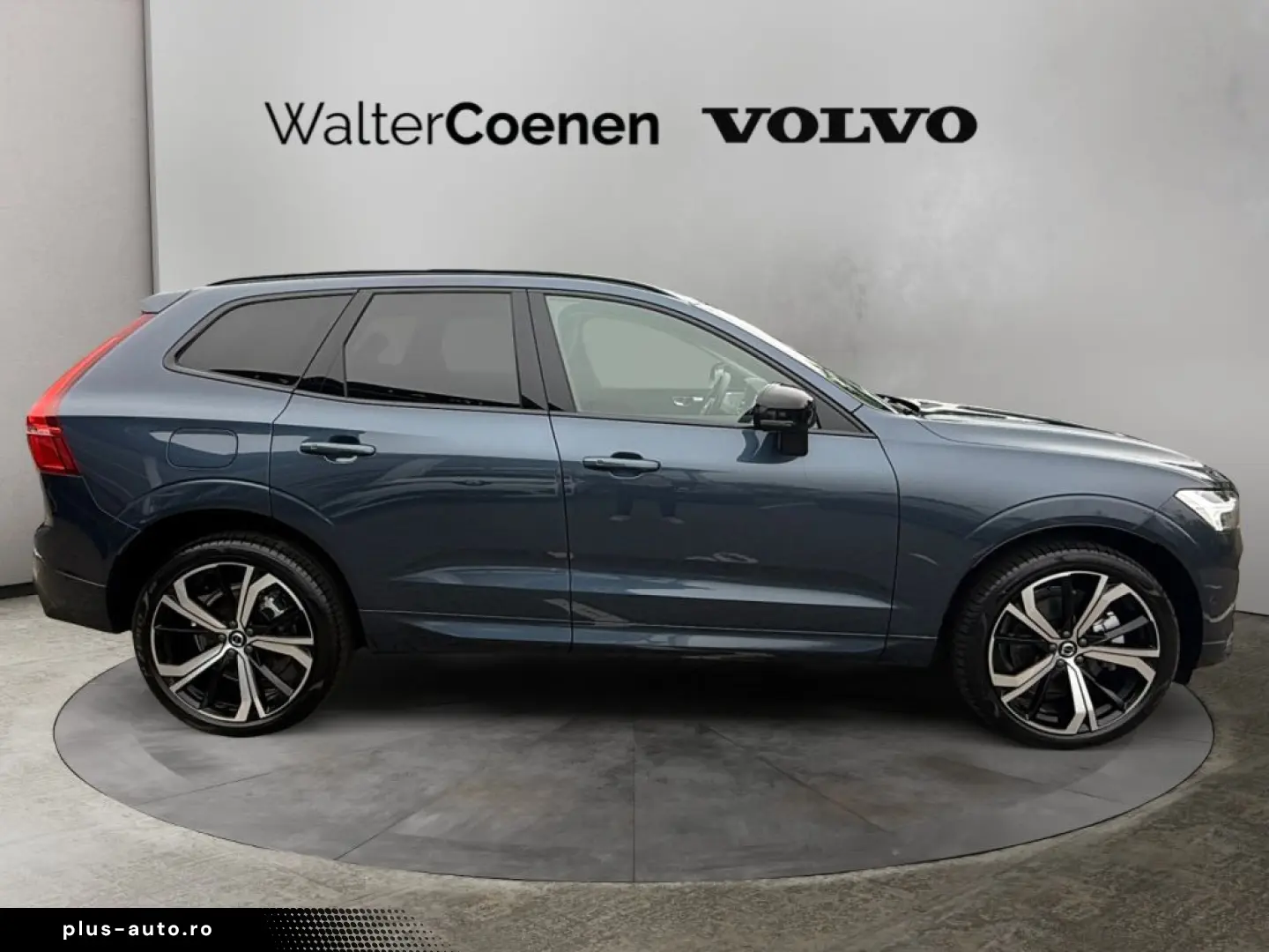 VOLVO XC60 T6 AWD Plug-in Hybrid Ultra Dark Luftfahrwe