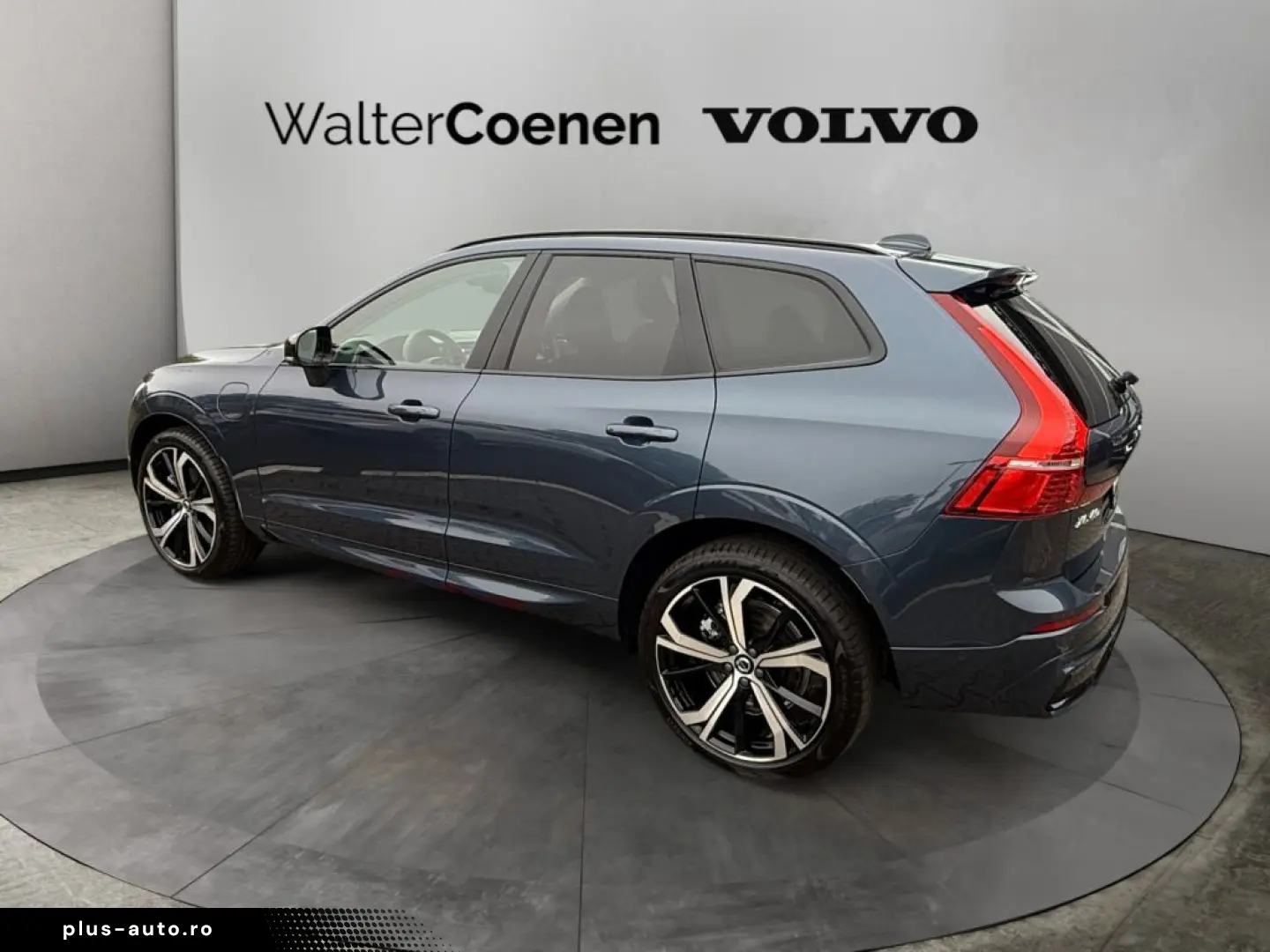 VOLVO XC60 T6 AWD Plug-in Hybrid Ultra Dark Luftfahrwe