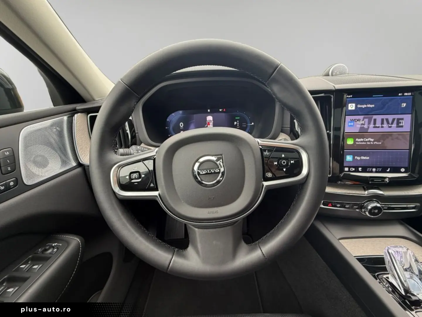 VOLVO XC60 T6 AWD Plug-in Hybrid Ultra Dark Luftfahrwe