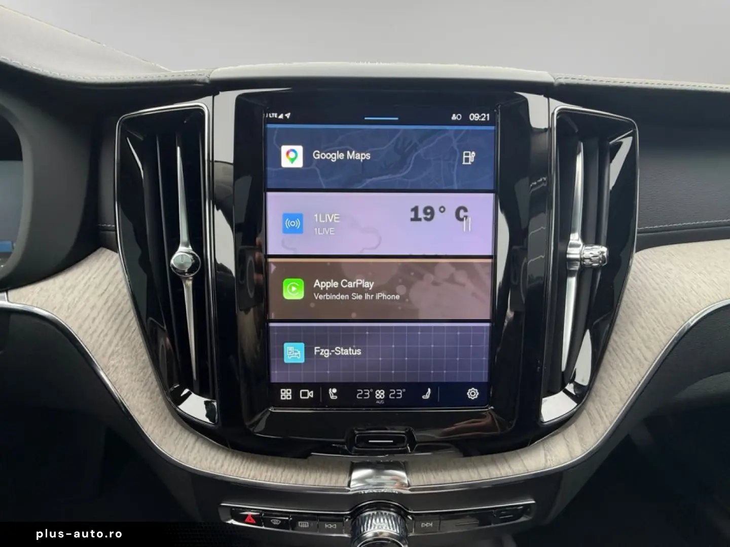 VOLVO XC60 T6 AWD Plug-in Hybrid Ultra Dark Luftfahrwe
