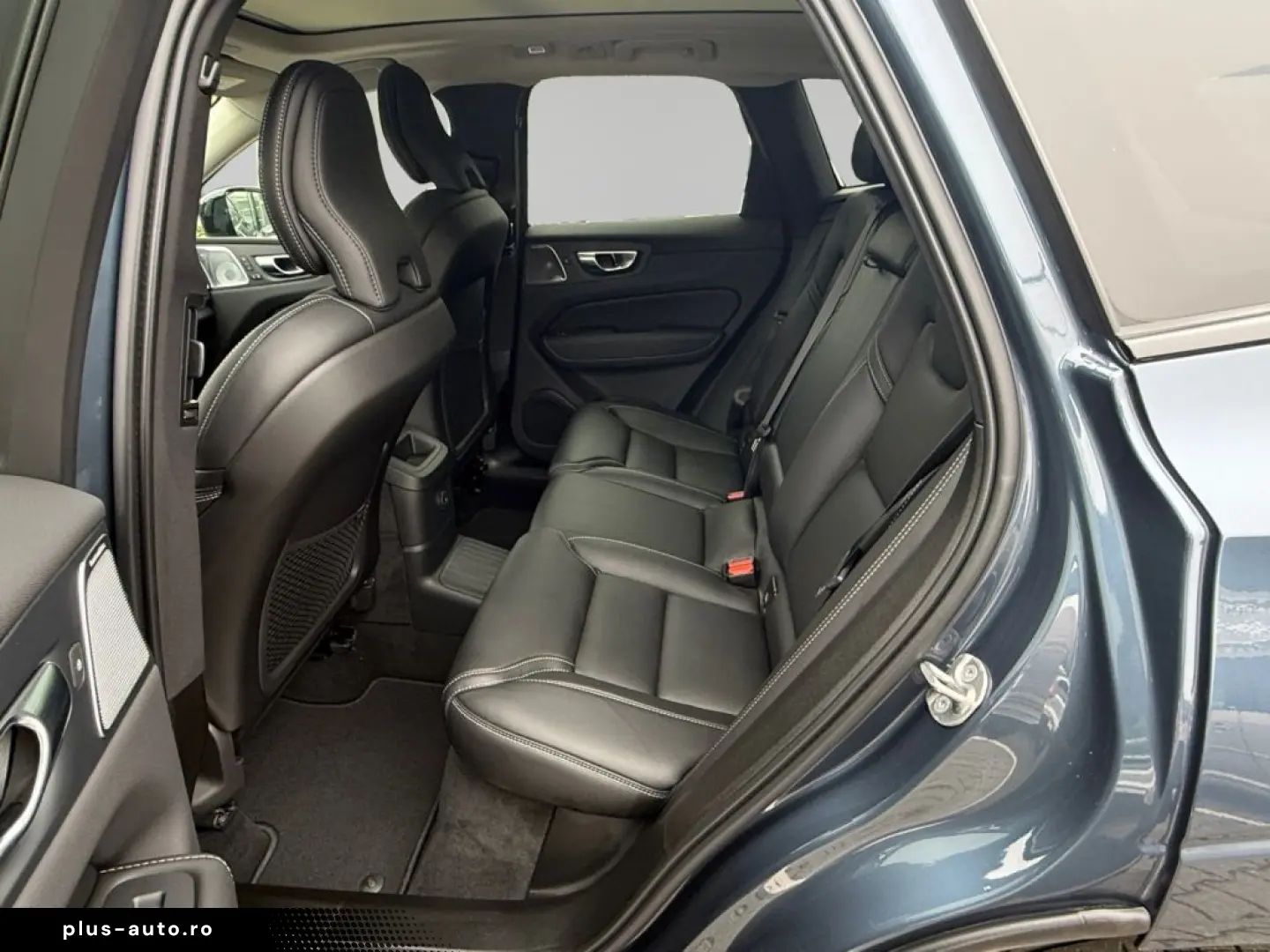 VOLVO XC60 T6 AWD Plug-in Hybrid Ultra Dark Luftfahrwe