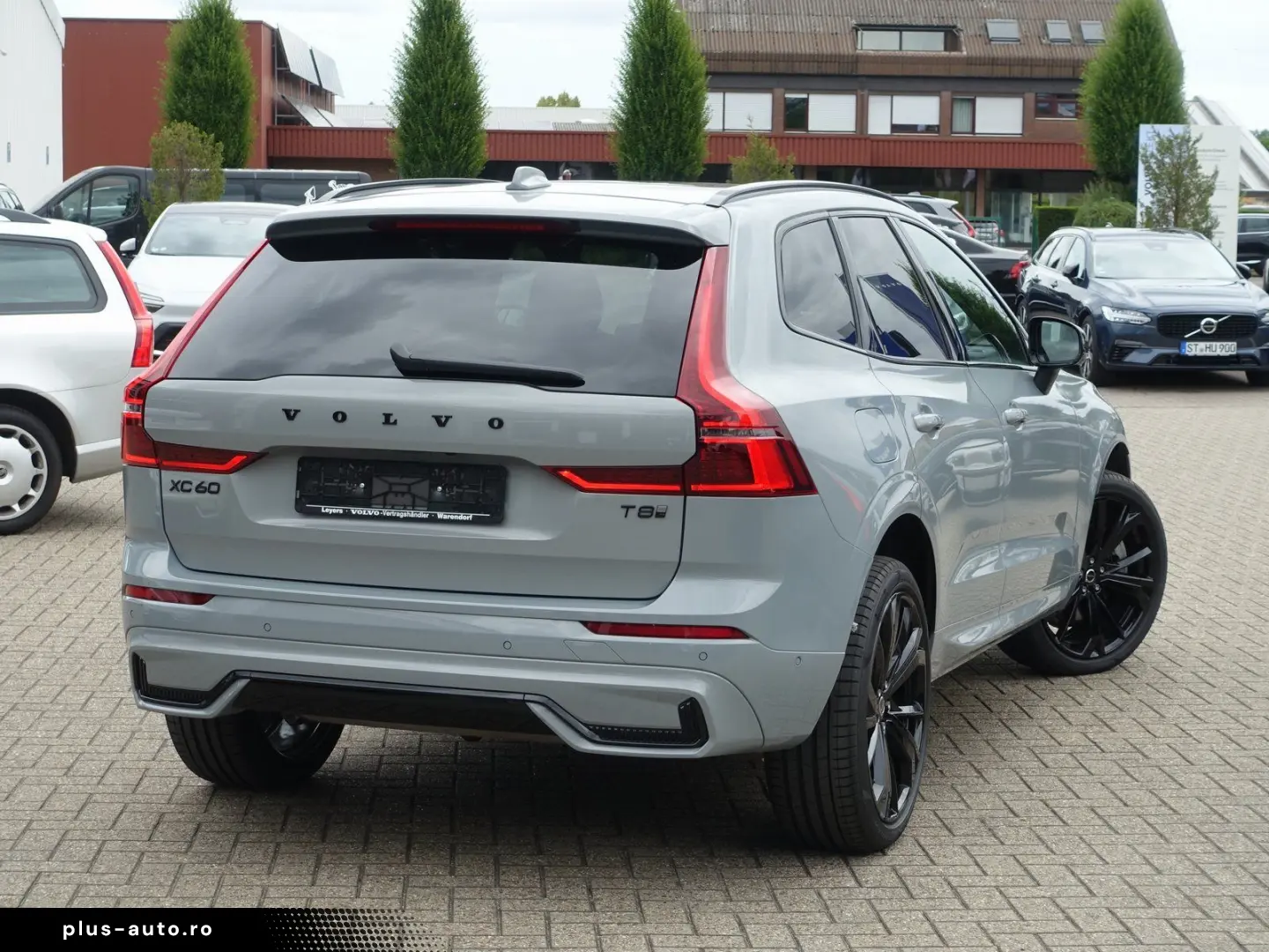 VOLVO XC60 Black Edition Ultra T8 AWD Pano B&W AHK