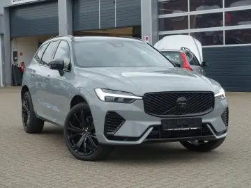 VOLVO XC60 Black Edition Ultra T8 AWD Pano B&W AHK