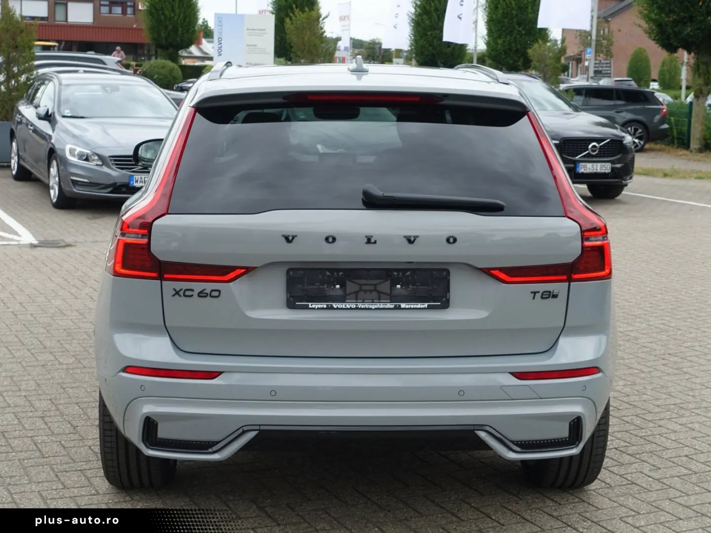 VOLVO XC60 Black Edition Ultra T8 AWD Pano B&W AHK