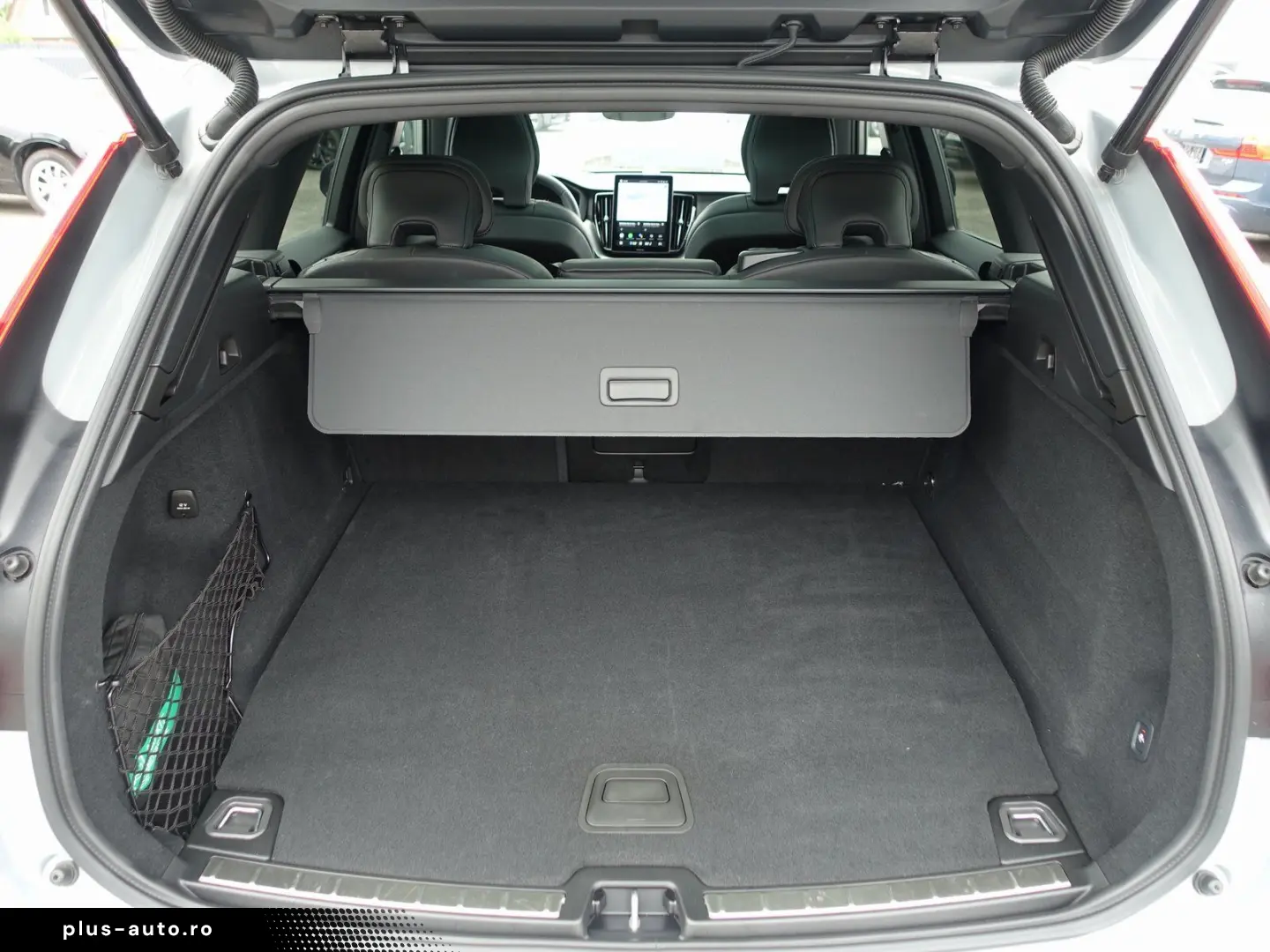 VOLVO XC60 Black Edition Ultra T8 AWD Pano B&W AHK