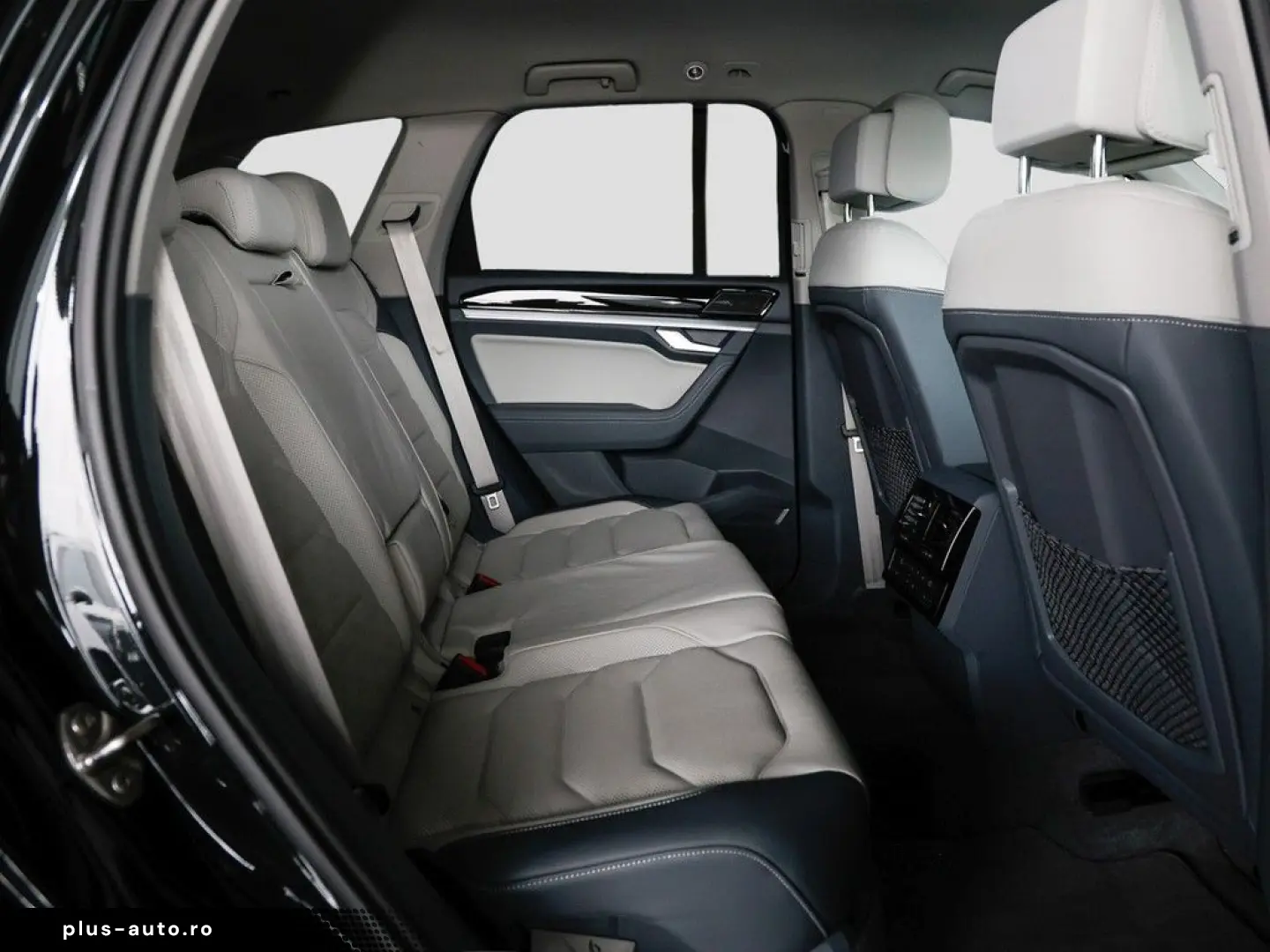 VW Touareg 3.0 TDI Elegance 4Mo AHK RFK Leder
