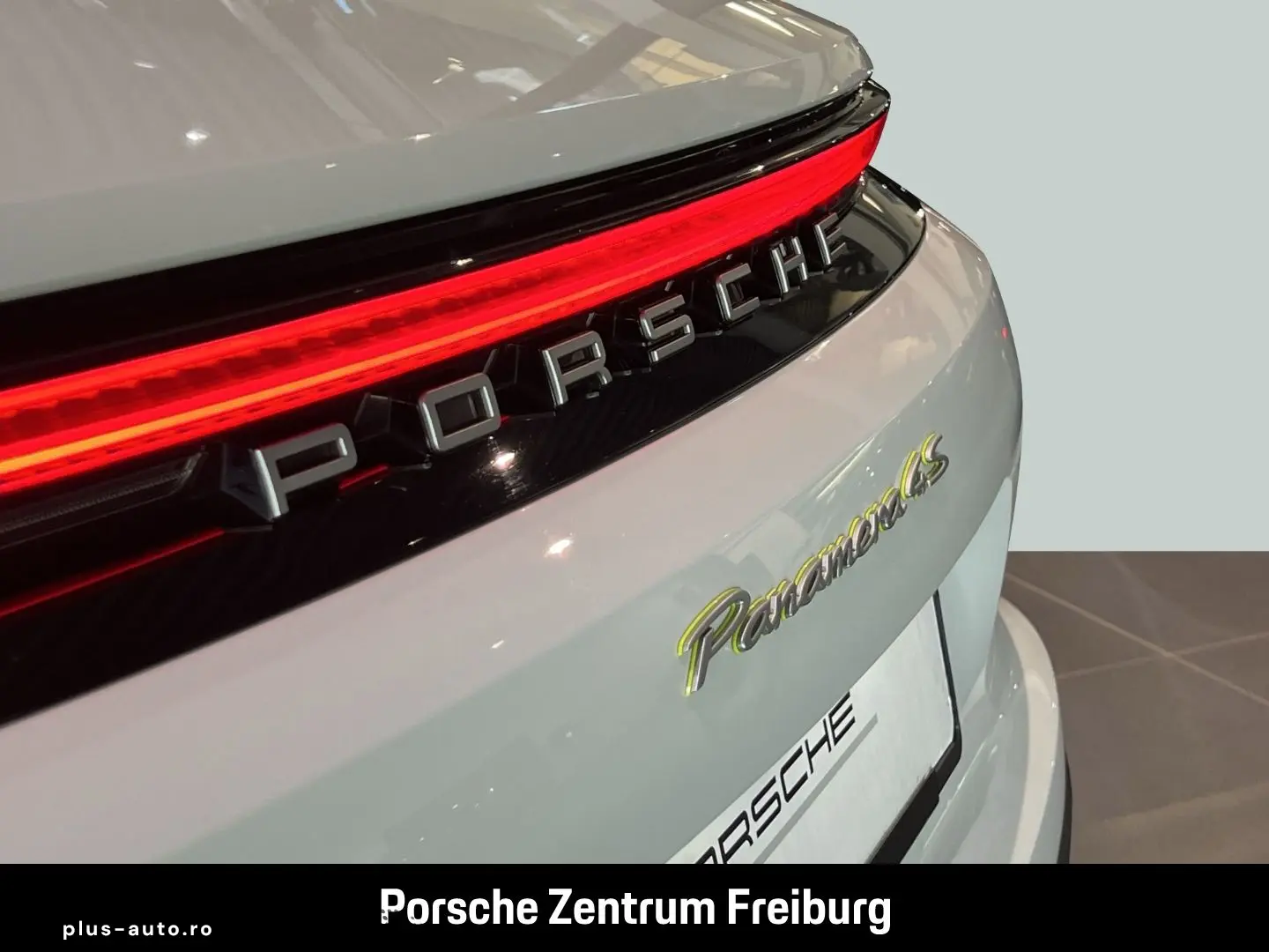 PORSCHE Panamera 4S E-Hybrid InnoDrive HA-Lenkung HUD