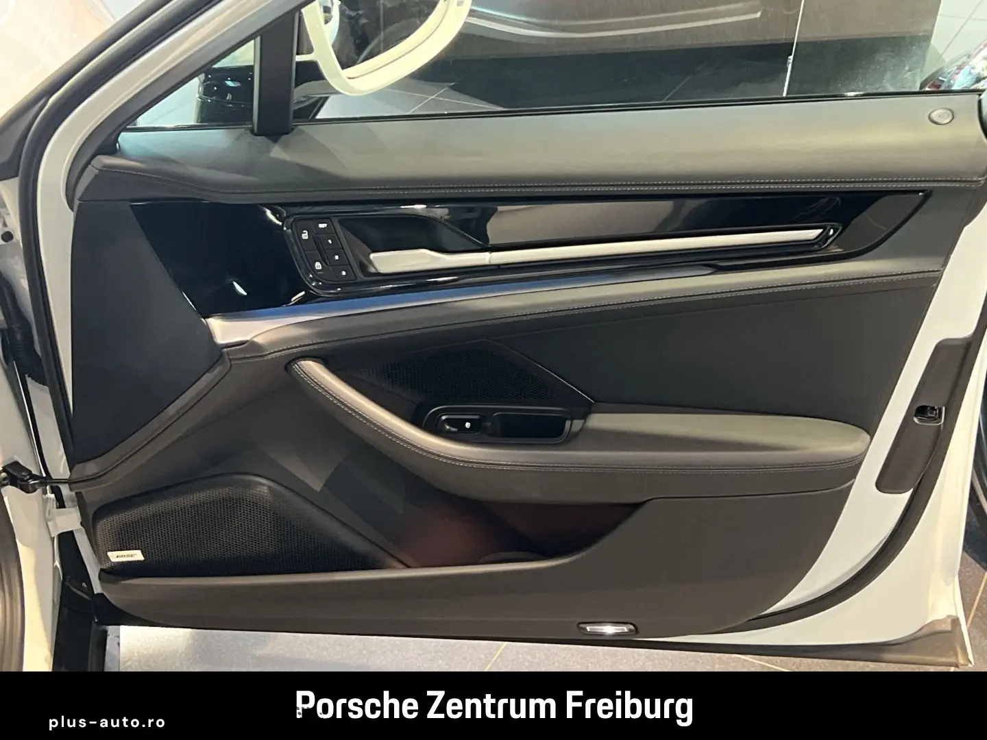 PORSCHE Panamera 4S E-Hybrid InnoDrive HA-Lenkung HUD